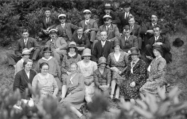 Jaarlijks uitje spoorwegpersoneel omstreeks 1934